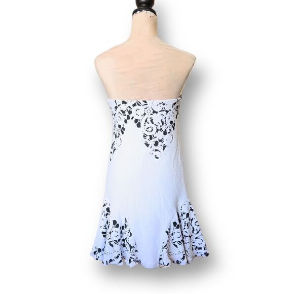Alexis Black and White Floral Lace Strapless Mini Dress, Size Medium - Picture 5 of 14